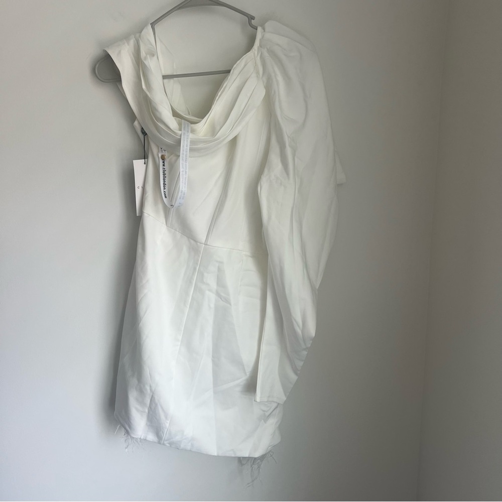 NEW Club L RSVP Ivory Asymmetric Volume Sleeve Draped Feather Mini Dress US 8 - Picture 9 of 9